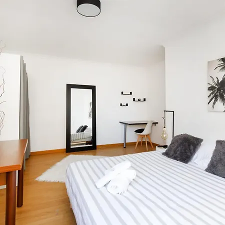 Beautiful Contemporary In The Center Of Lejlighed *